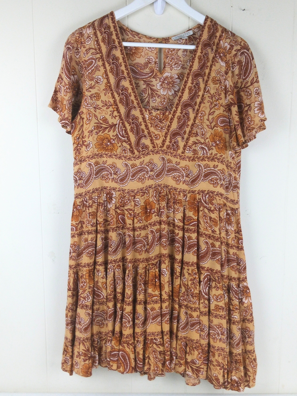 Patrons Of Peace Boho V-Neck Floral Paisley Women’s Dress in Mustard Size M